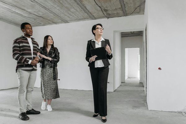 What Are the Essential Steps to Create a Cozy UK Home Décor?